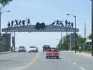 red-b-columbus-ohio-lundys-lane-sign-1